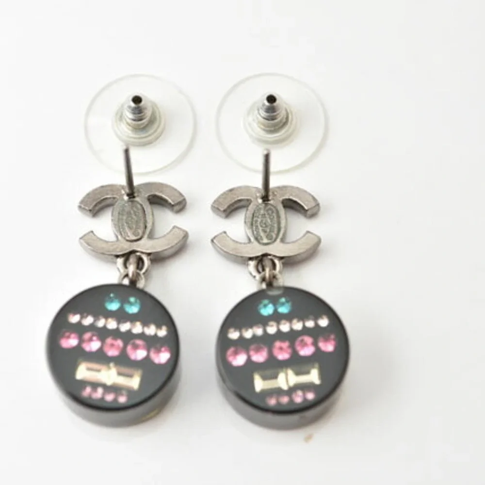 CHANEL Black Logo Earrings - Picture 5 of 6